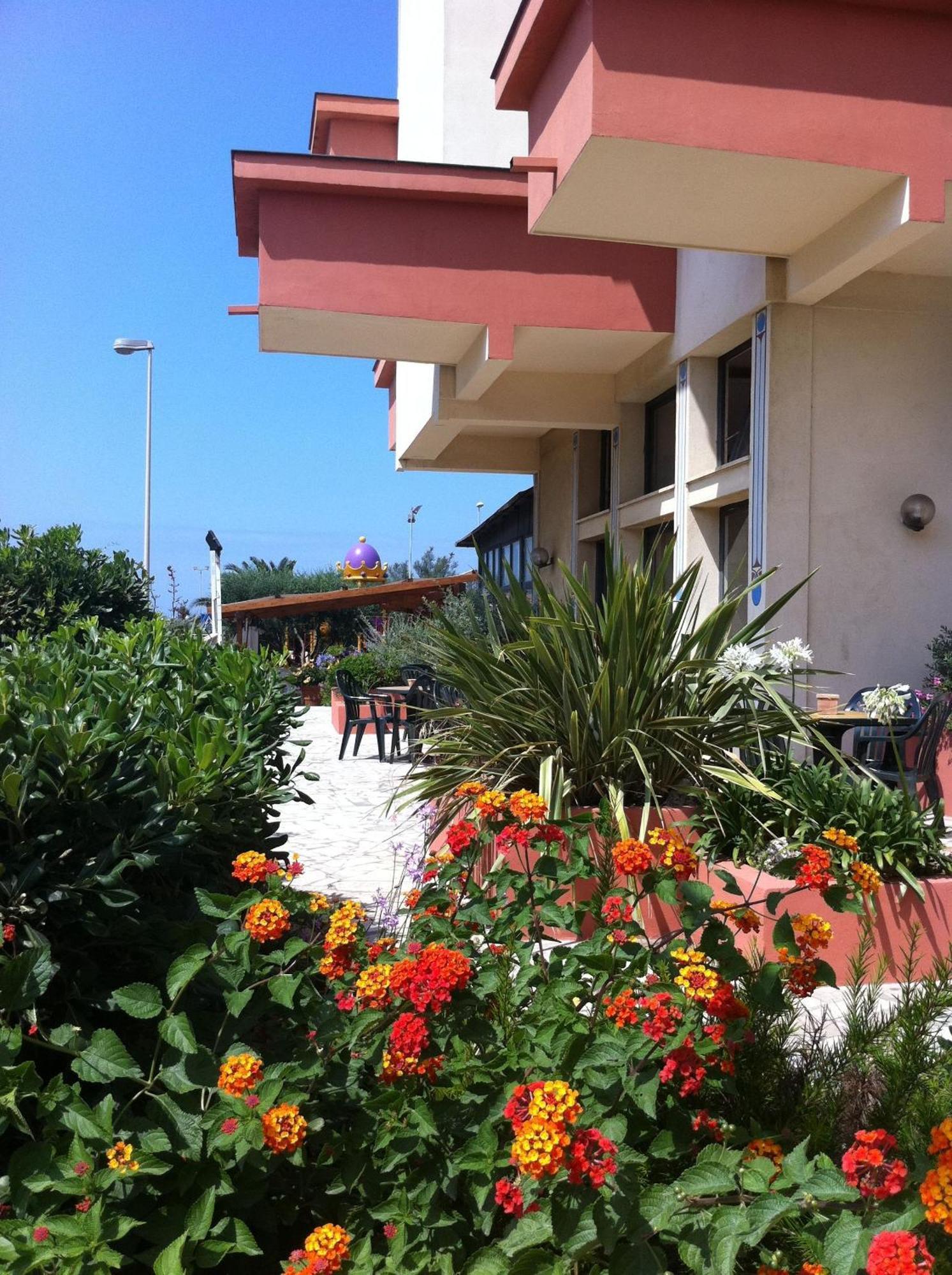 Hotel Corallo Fregenae Exterior photo