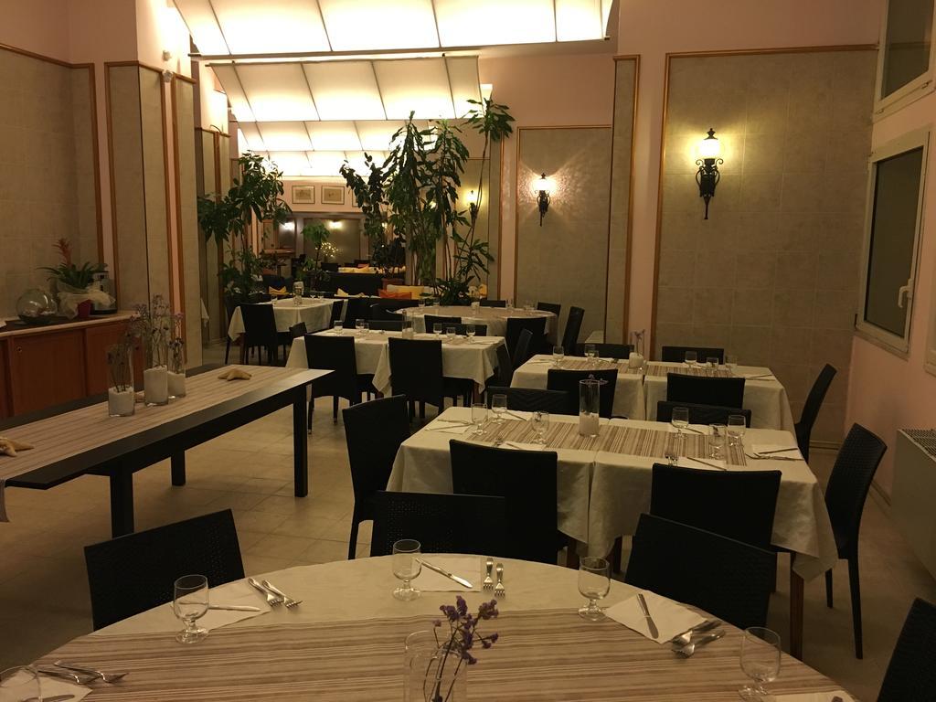 Hotel Corallo Fregenae Exterior photo